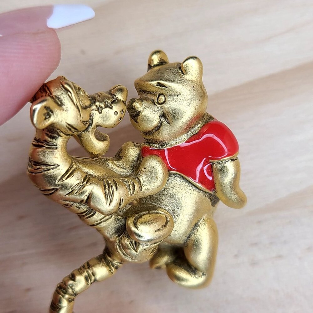 Disney Winnie The Pooh & Tigger Gold Tone Enamel Brooch Pin Vintage Signed - Picture 4 of 10